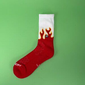 GIVEAWAY - APTHCRY SOCKS 2